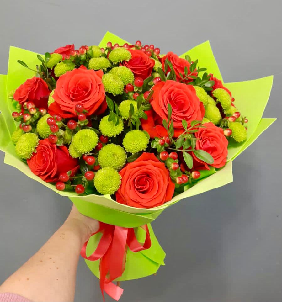 Букет цветов из: Хризантемы и Розы в Каменке Воронежской области