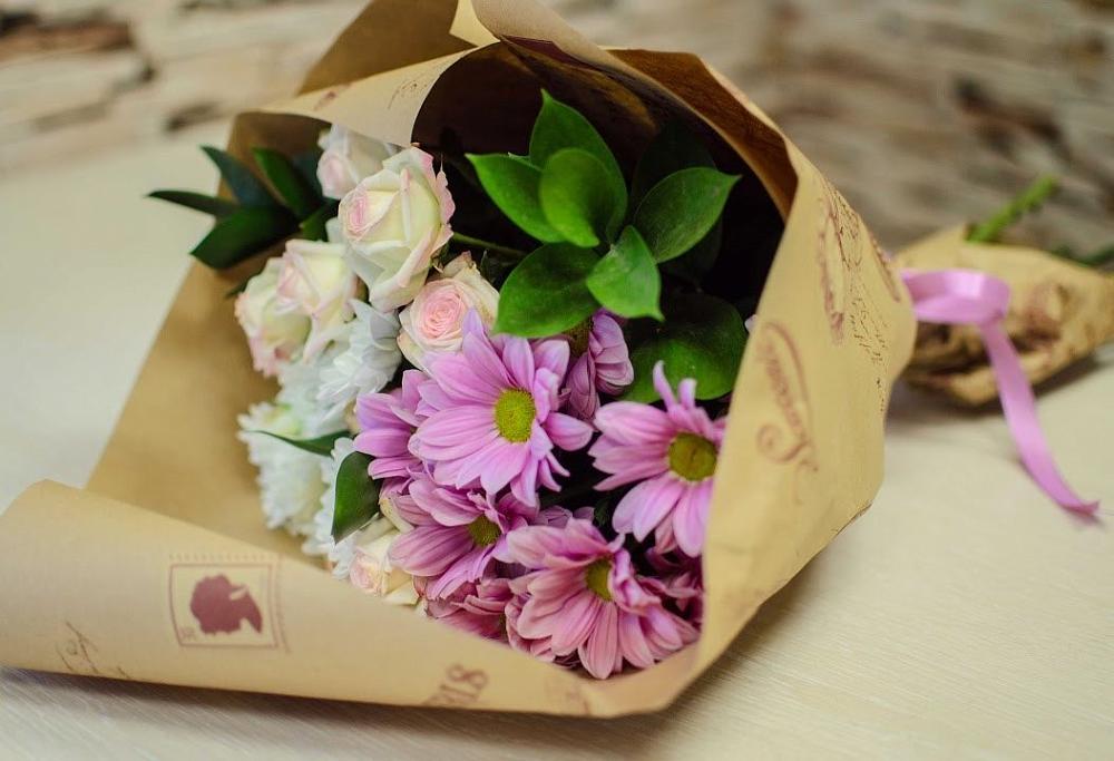 Букет цветов из: Розы и Хризантемы в Каменке Воронежской области