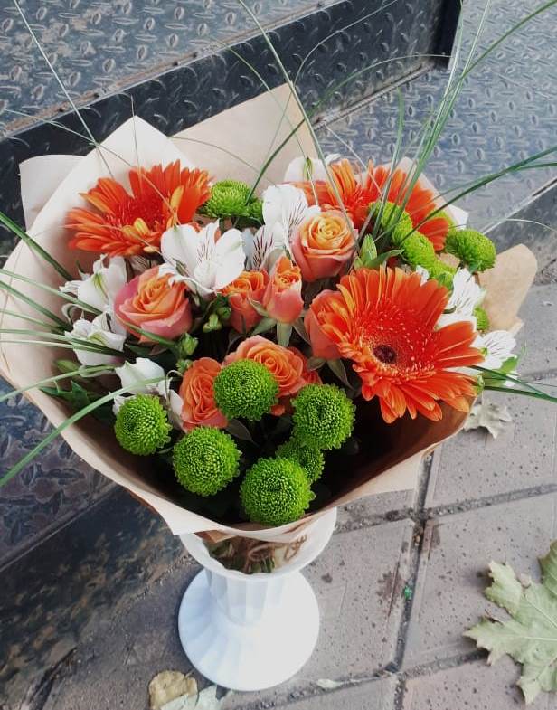 Букет цветов из: Герберы, Хризантемы, Альстромерии и Розы в Каменке Воронежской области