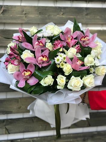 Букет цветов из: Розы и Хризантемы в Каменке Воронежской области