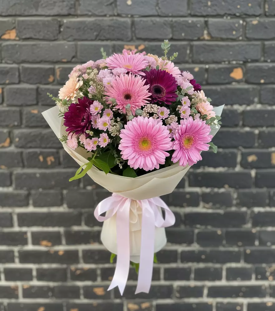 Букет цветов из: Герберы и Хризантемы в Каменке Воронежской области