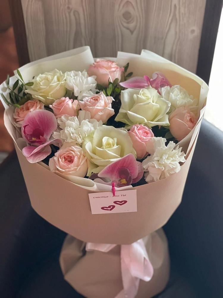 Букет цветов из: Орхидеи, Розы и Гвоздики в Каменке Воронежской области