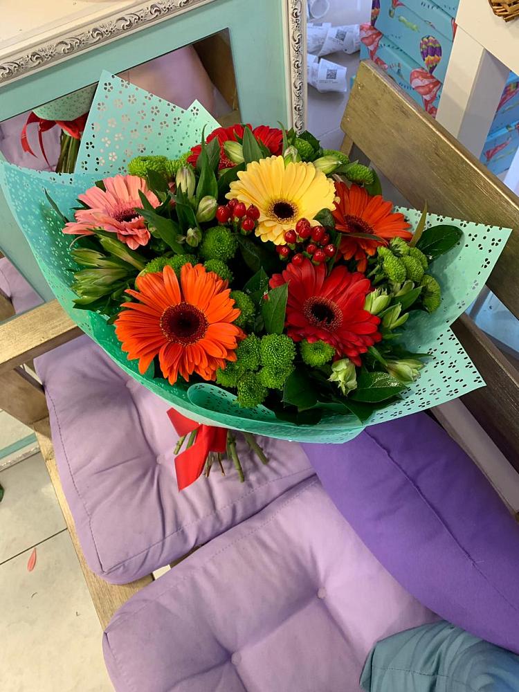Букет цветов из: Герберы, Хризантемы и Альстромерии в Каменке Воронежской области