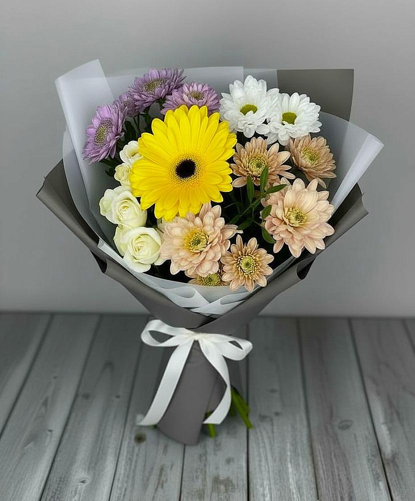 Букет цветов из: Розы, Герберы и Хризантемы в Каменке Воронежской области