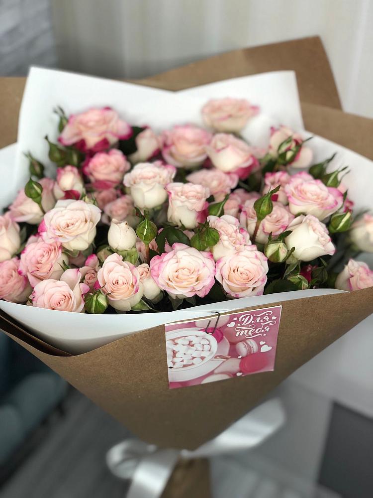 Букет цветов из: Розы в Каменке Воронежской области