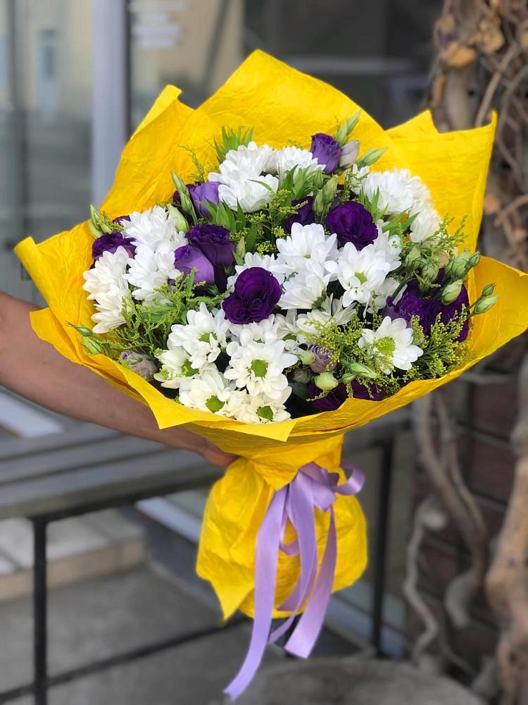 Букет цветов из: Ирисы, Хризантемы и Ромашки в Каменке Воронежской области