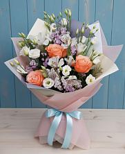 Букет цветов из:  Лизиантусы, Розы, Альстромерии и Гипсофила в Каменке Воронежской области