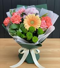 Букет цветов из:  Гвоздики, Розы, Герберы и Хризантемы в Каменке Воронежской области