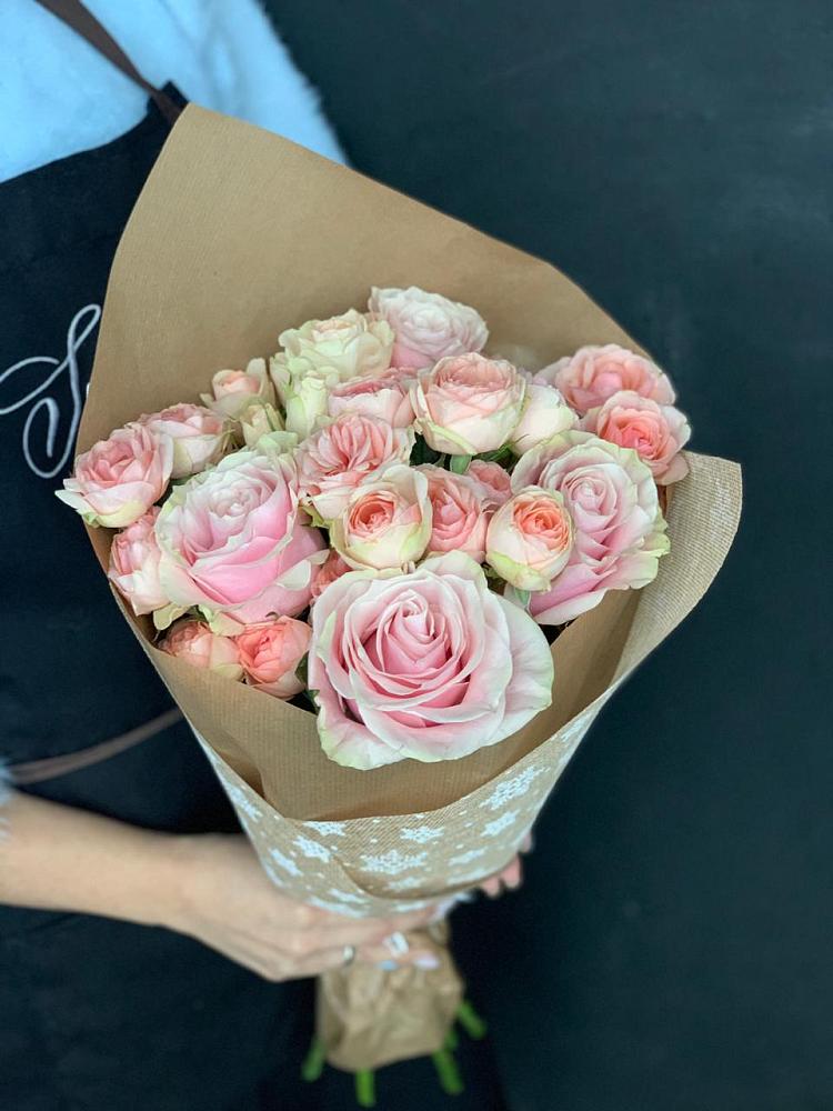 Букет цветов из: Хризантемы и Розы в Каменке Воронежской области