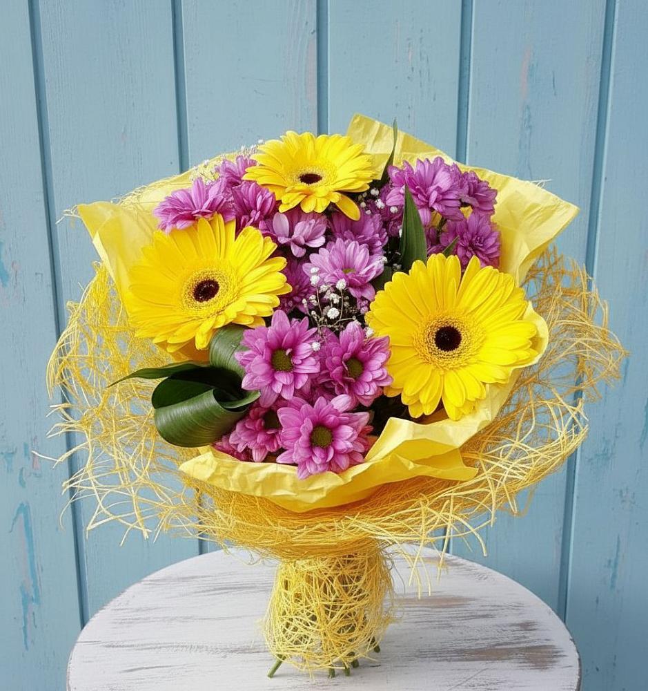 Букет цветов из: Хризантемы и Герберы в Каменке Воронежской области
