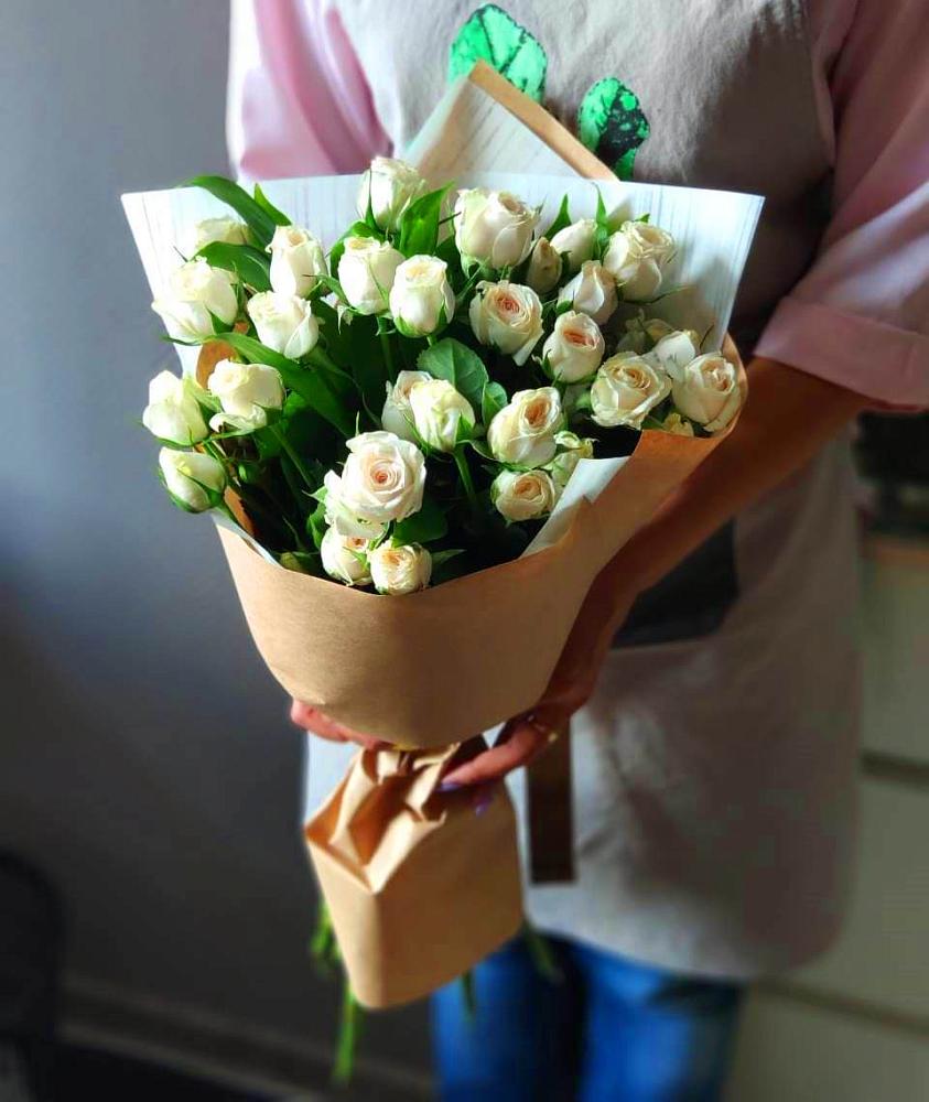 Букет цветов из: Розы в Каменке Воронежской области