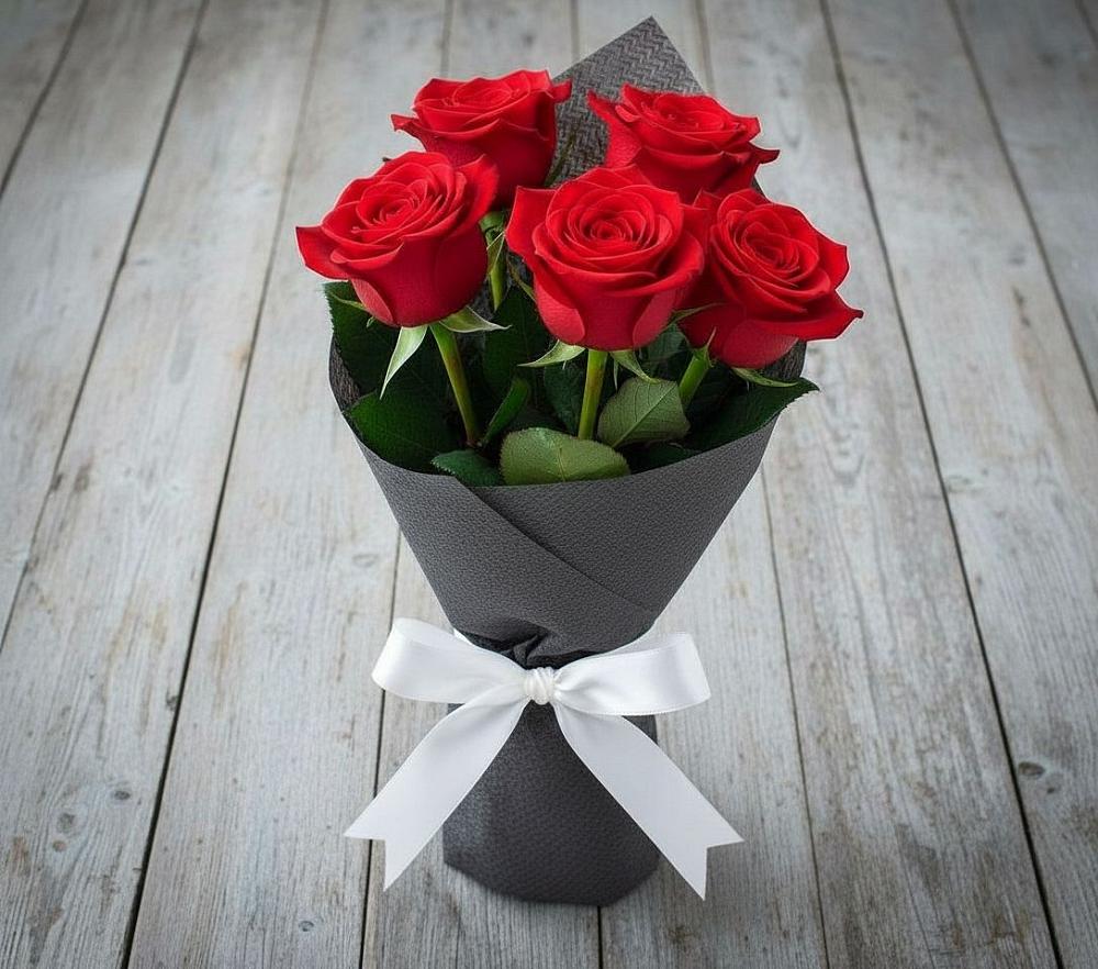 Букет 5 Красных роз Эдлесс Лав в Каменке Воронежской области
