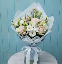 Букет цветов из:  Розы и Лизиантусы в Каменке Воронежской области