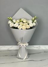 Букет цветов из:  Розы и Лизиантусы в Каменке Воронежской области